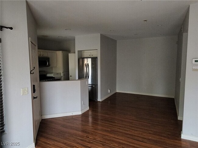 Foto del edificio - 251 S Green Valley Pkwy