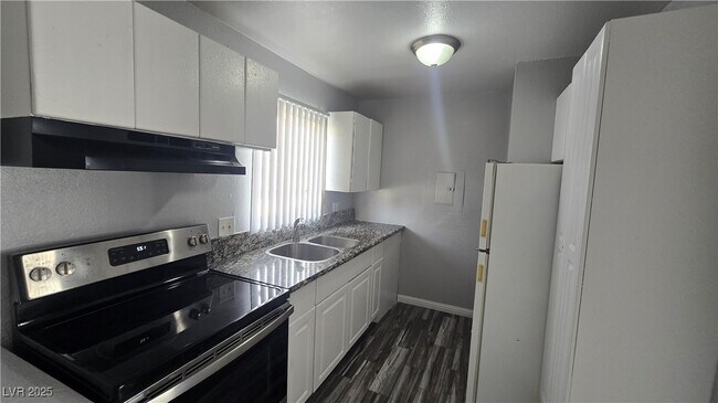 Foto del edificio - 2105 Sunrise Ave