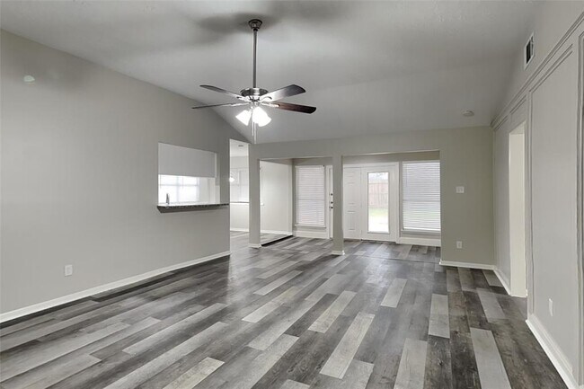 Foto del edificio - 906 Valley Ranch Dr