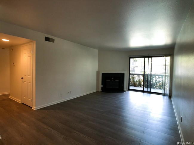 Building Photo - 1318 B St