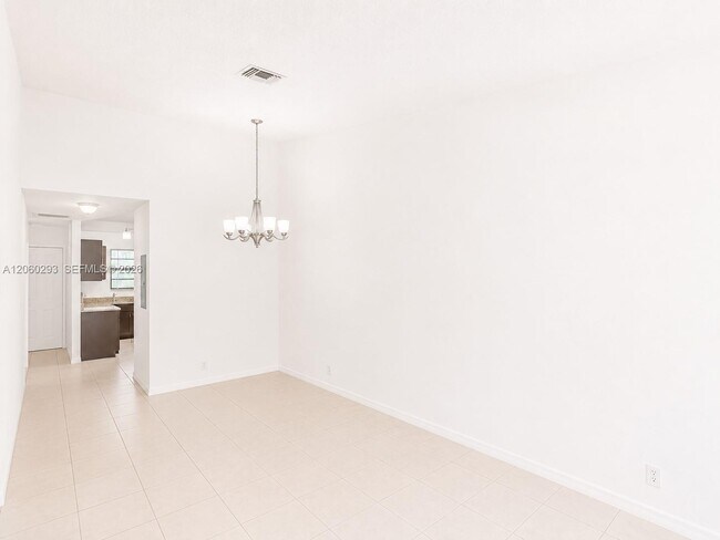 Foto del edificio - 11219 Royal Palm Blvd