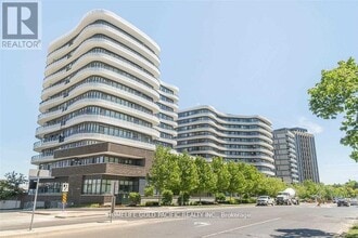 Building Photo - 99 The Donway W