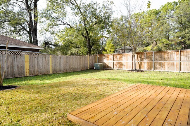 Foto del edificio - 11822 Hillbrook Dr