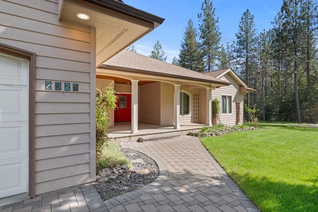 Foto del edificio - 6 Bed 4 Bath Daylight Rancher on Acreage in Mead School District.  Absolutely Gorgeous