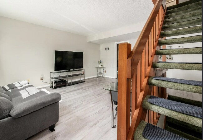 Foto del edificio - 4862 Stoneybrook Blvd