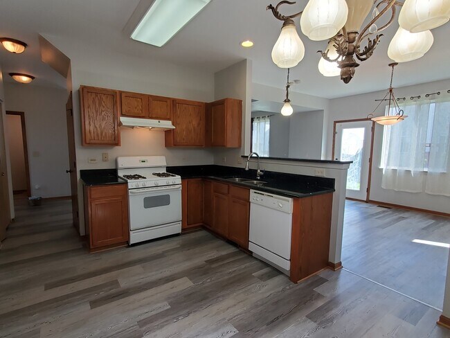 Building Photo - 3104 Nantucket Dr