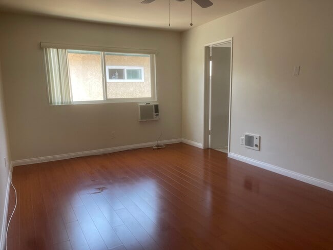 Building Photo - 4346 Ventura Canyon Ave