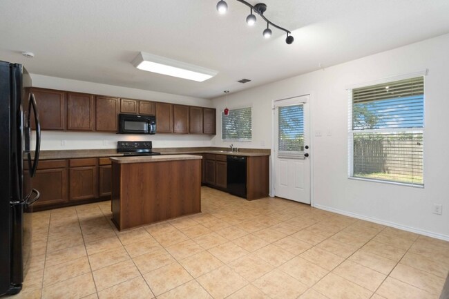 Building Photo - 8647 Silver Willow