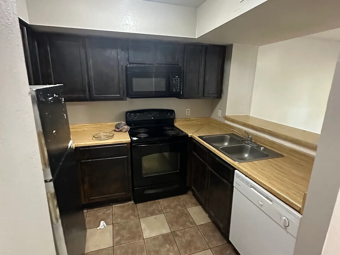 Foto principal - 9833 Walnut St