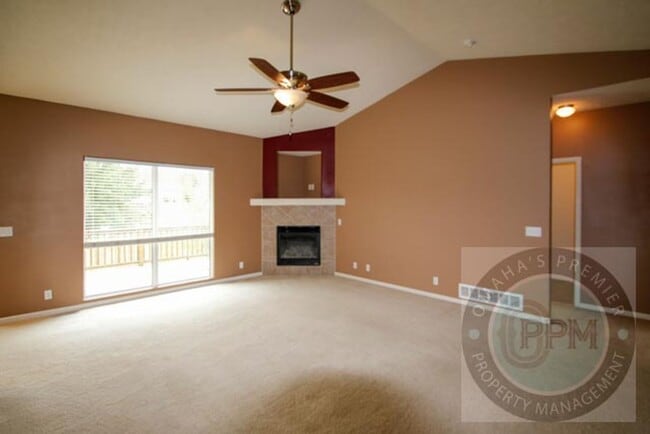 Building Photo - 809 Lake Tahoe Dr