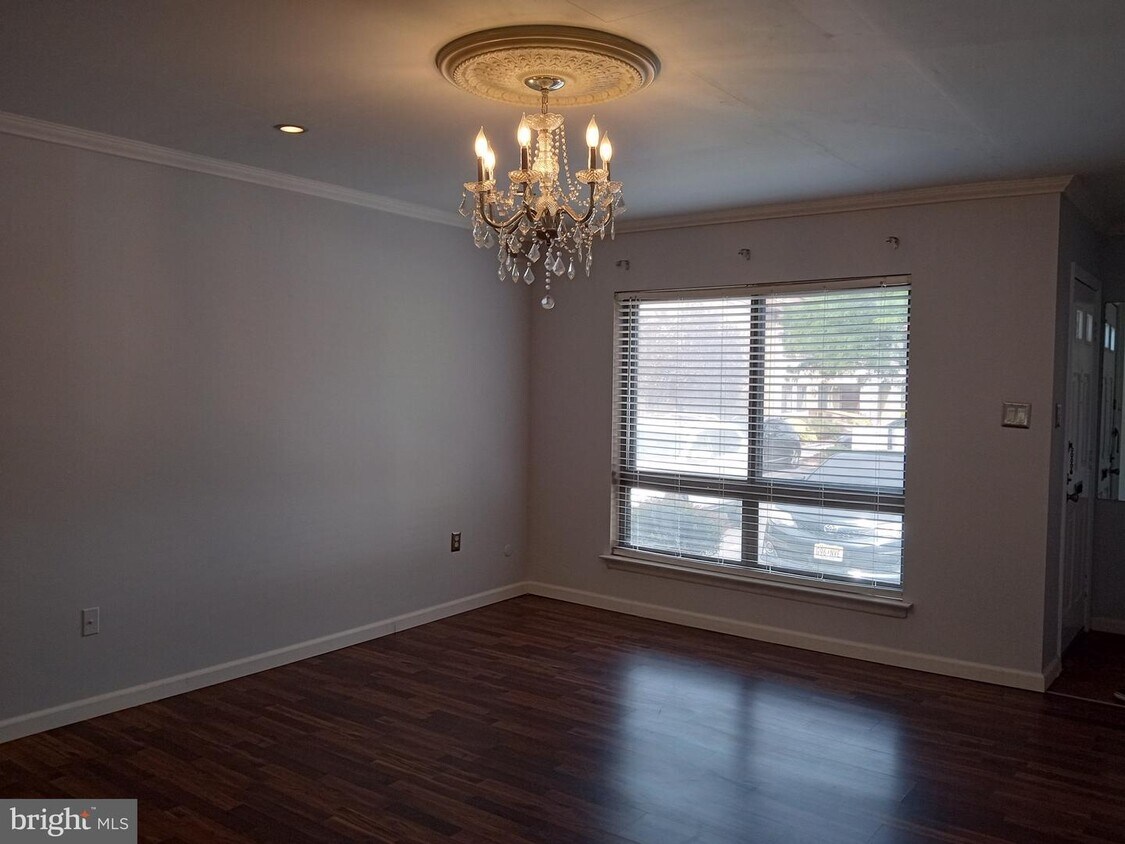 33 Ashley Ct, Evesham, NJ 08053 Room for Rent in Evesham, NJ