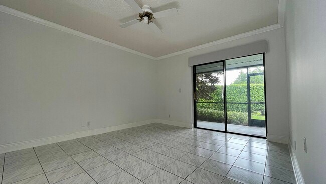Foto del edificio - 12113 Country Greens Blvd