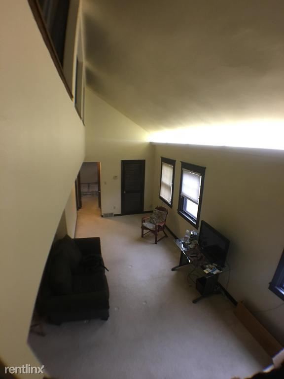 Building Photo - 523 S Braddock Ave