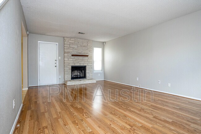 Building Photo - 3611 Gable Dr