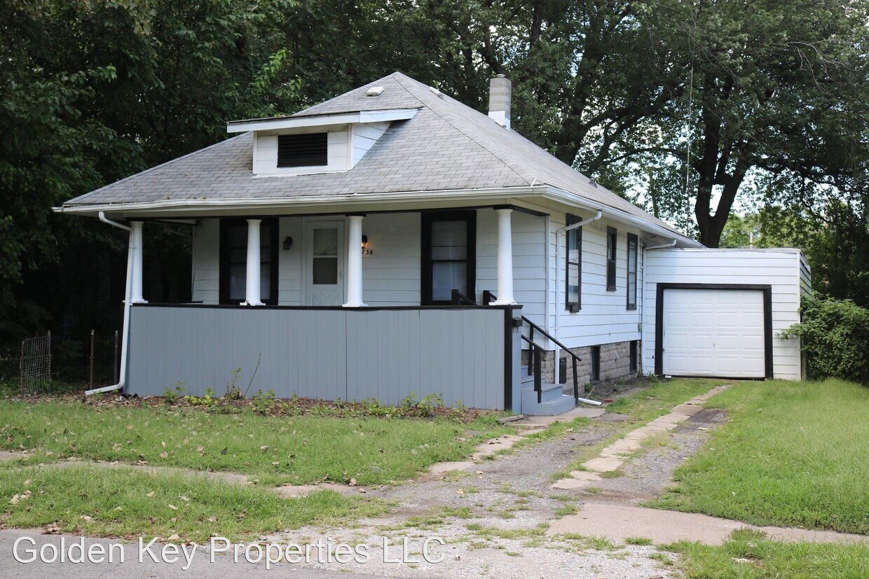 Primary Photo - 3 br, 1 bath House - 5736 E 6th Ave