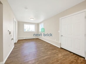 Building Photo - 14830 Cascadian Way