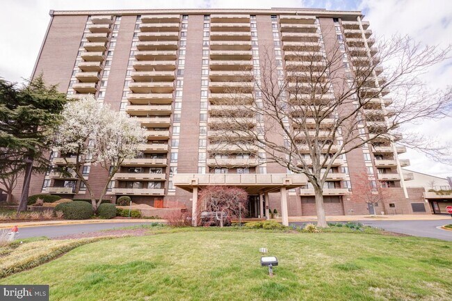 Foto del edificio - 1800 Old Meadow Rd