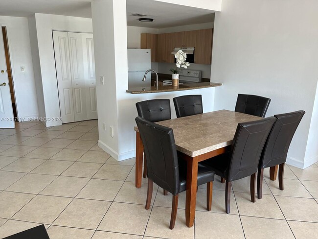 Foto del edificio - 2280 SW 32nd Ave