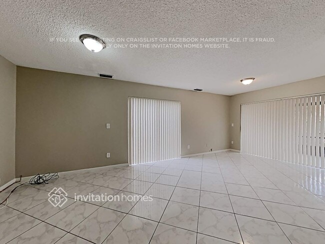 Foto del edificio - 3715 NW 107th Terrace