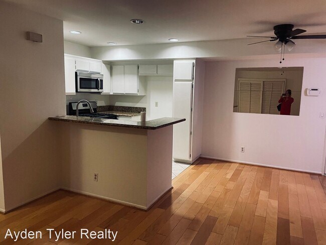 Foto del edificio - 24425 Leonard Tr Ln