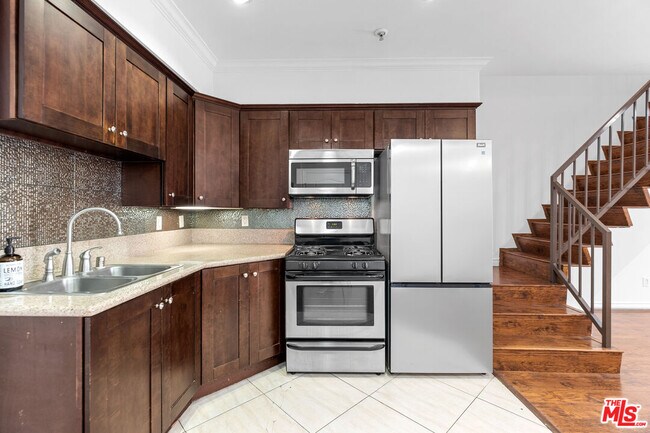 Foto del edificio - 5633 Carlton Way
