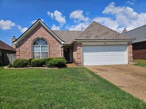 Building Photo - 7032 Naples Dr