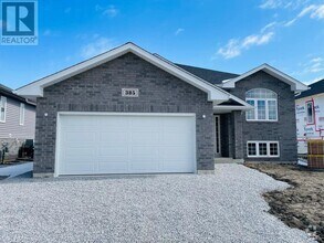 Building Photo - 385 Hemlock Ln