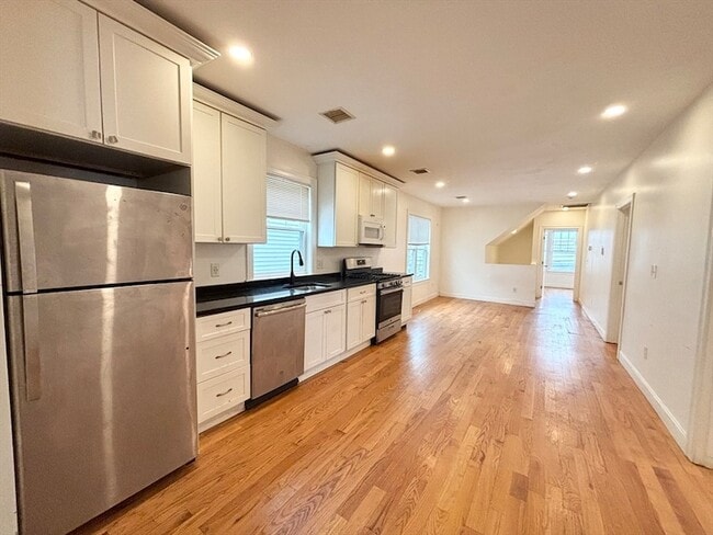 Photo - 156 Bow St Apartment