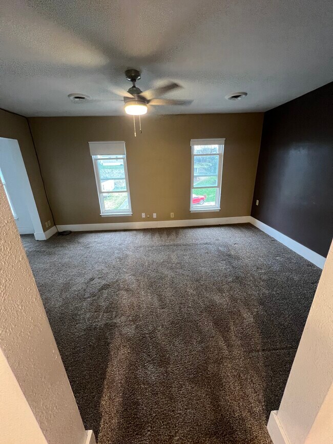 Foto del edificio - 10527 Daisy Hill Ln