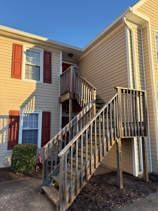 Building Photo - 1414 Deerpond Ln