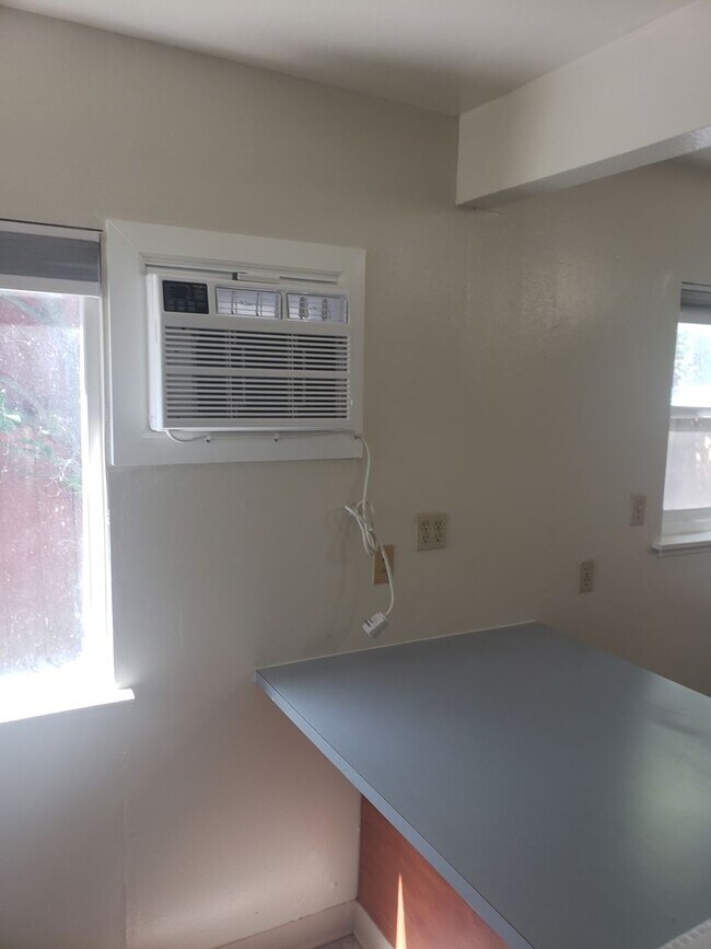 Building Photo - 940o