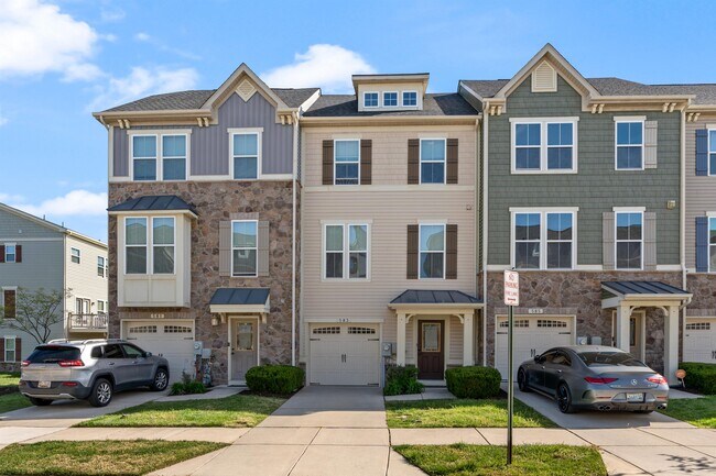 Foto del edificio - 583 Fox River Hills Way