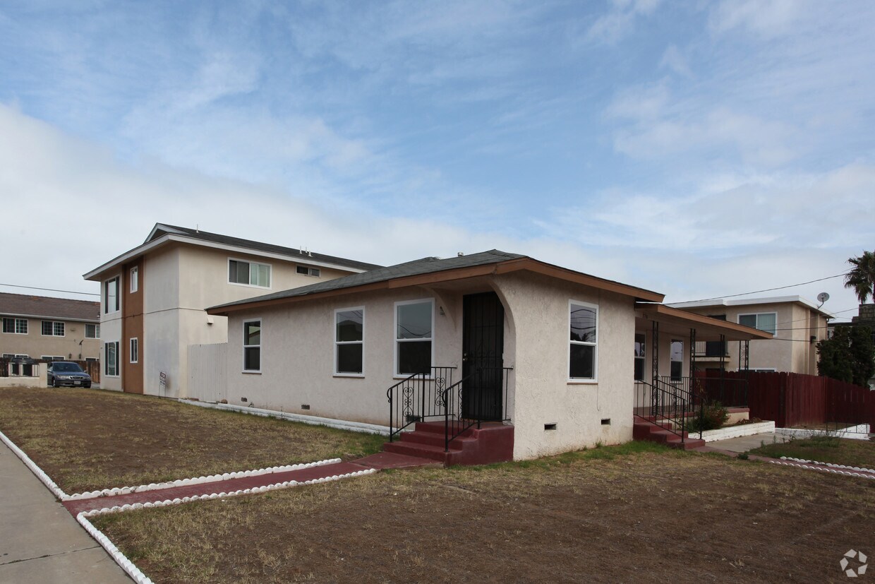 Building Photo - 1022 Donax Ave