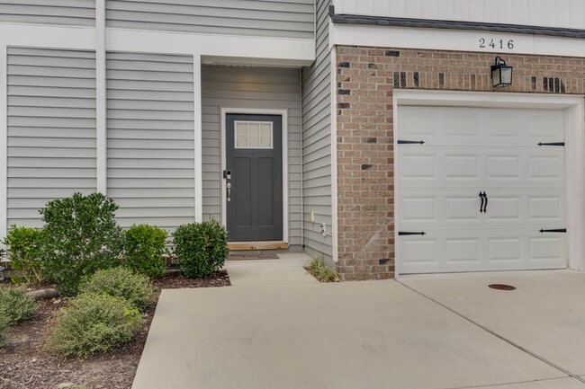 Foto del edificio - 2416 Trafton Pl