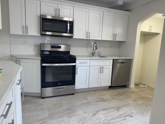 Building Photo - 152 Emily Ave