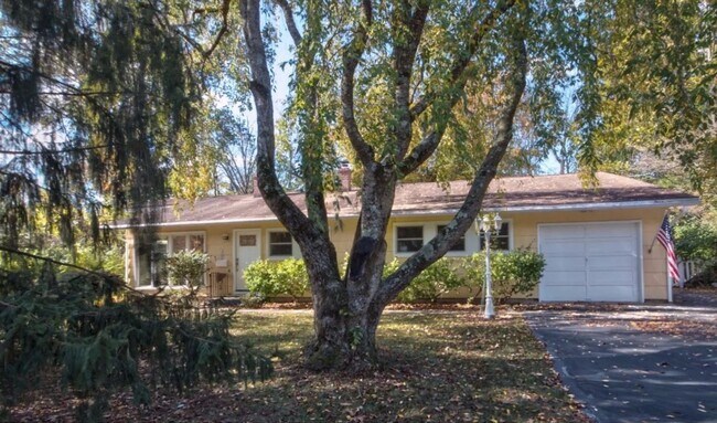 Foto del edificio - 384 Walnut Ln