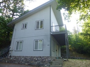 Building Photo - 620 O'Brien
