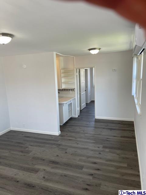 Building Photo - 1711 W Alameda Ave
