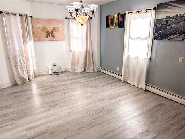 Building Photo - 136 Chatham St