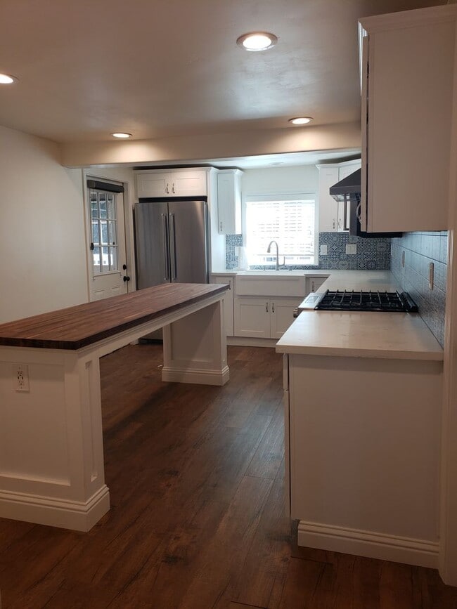 Foto del edificio - Historic Folsom 3 Bdrm, 2 Bath - Remodeled!