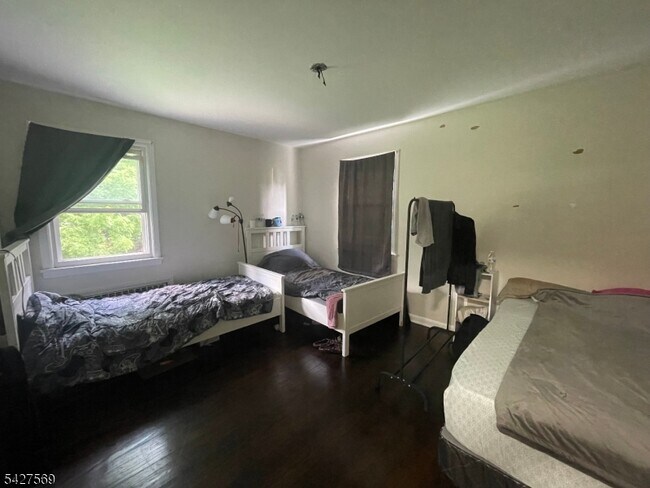 Foto del edificio - 1065 Sayre Rd S