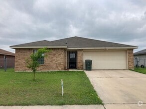 Building Photo - 621 Deloris Dr