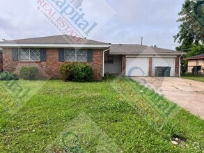 Building Photo - 4704 Ridgeway Dr