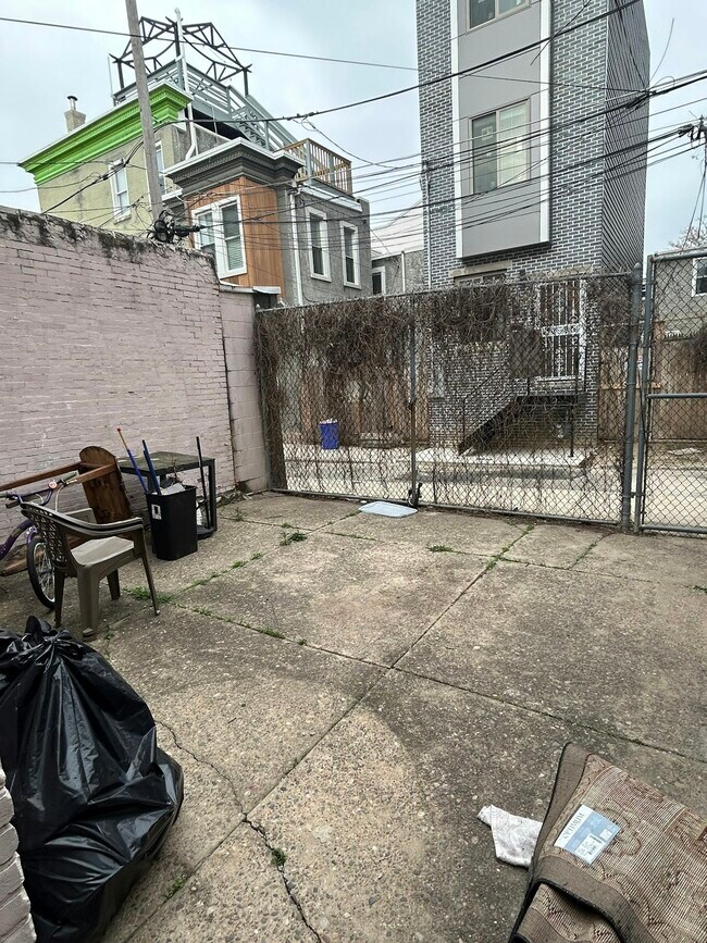Building Photo - 2538 Amber St