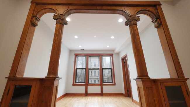 Foto del edificio - 1422 N Maplewood Ave
