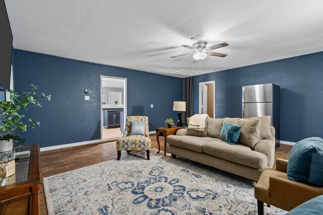 Building Photo - 1019 Bumble Bee DriveBEDROOM 2D - 767867