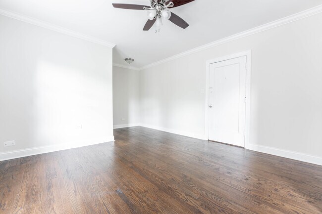 Foto del edificio - 2127 N Dayton St