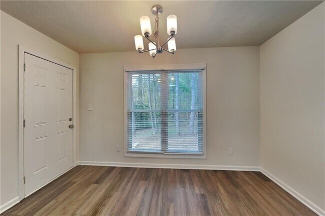 Foto del edificio - 4740 Minden Chase