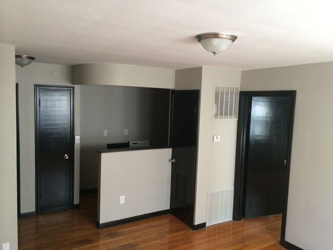 Foto del edificio - 4916 Jamieson Ave
