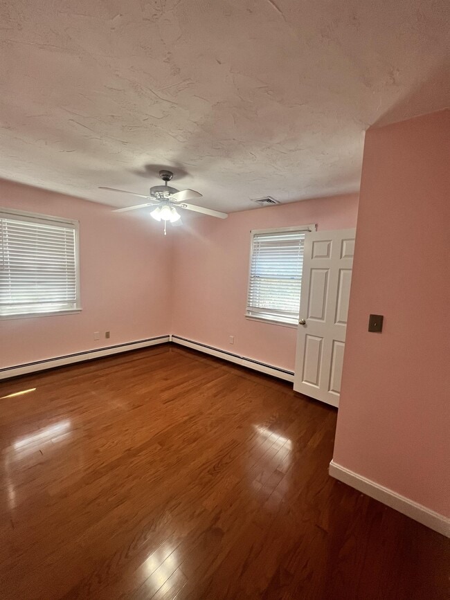 Building Photo - 3 Hearthstone Cir